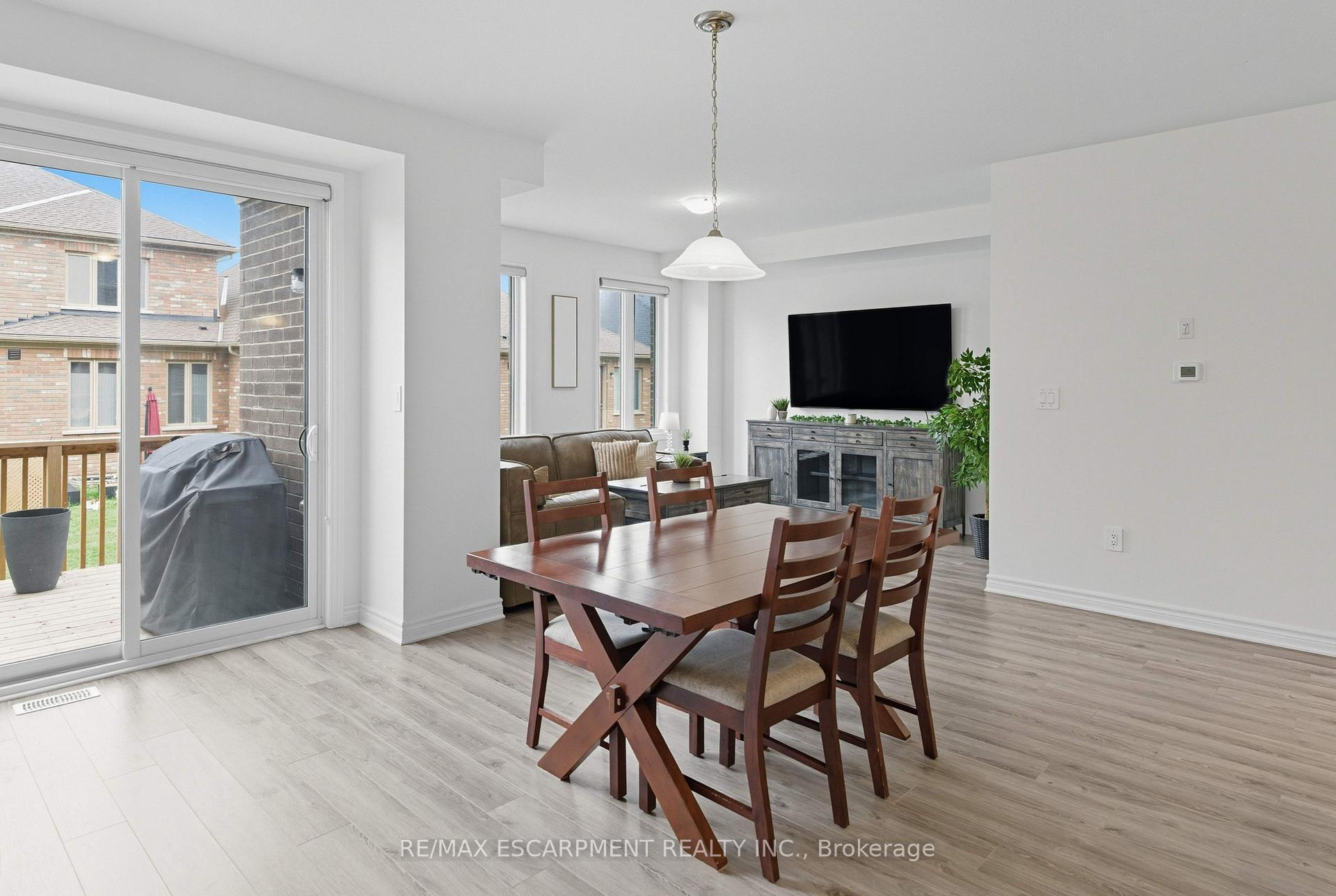 Photo 6 of 10 Beretta Street, Tillsonburg — HOMEH