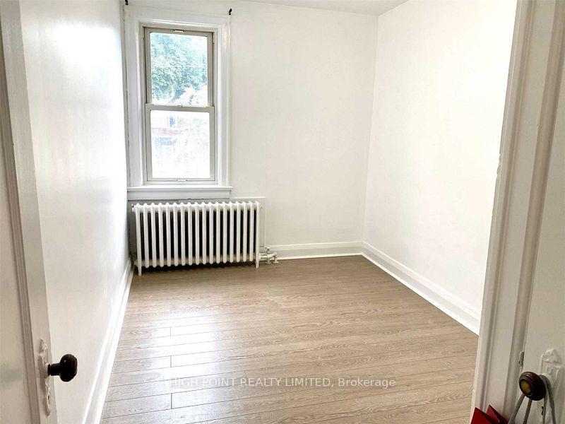 Photo 3 of 1639 Bayview Avenue, Toronto, Leaside — HOMEH
