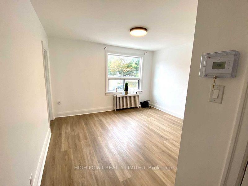 Photo 5 of 1639 Bayview Avenue, Toronto, Leaside — HOMEH