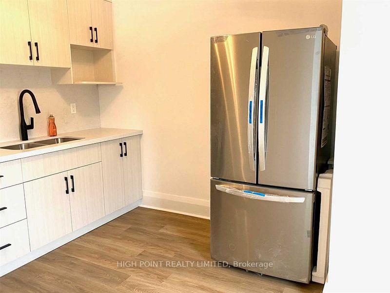 Photo 6 of 1639 Bayview Avenue, Toronto, Leaside — HOMEH