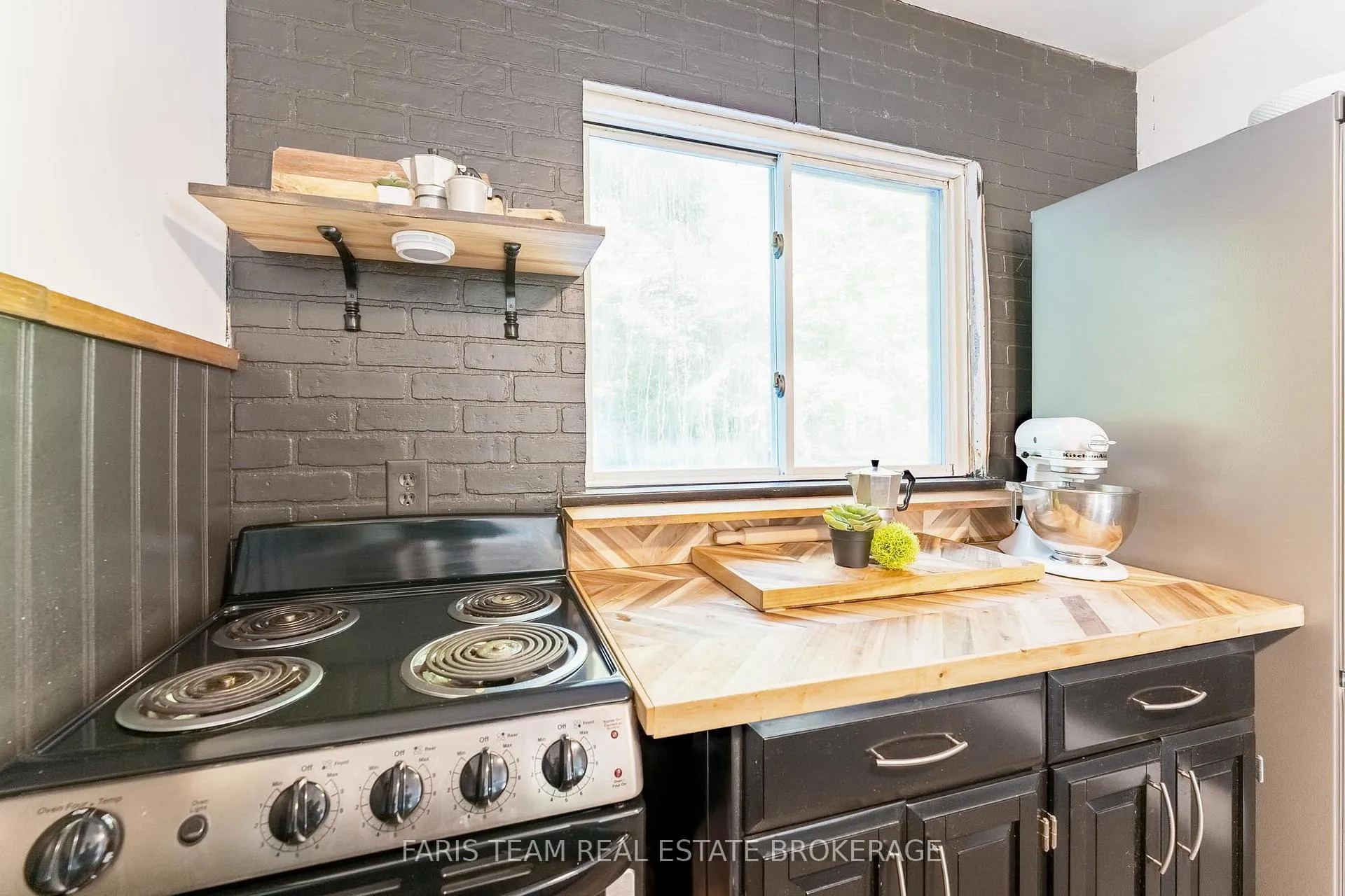 Photo 10 of 43 Manitou Crescent, Tiny, Rural Tiny — HOMEH