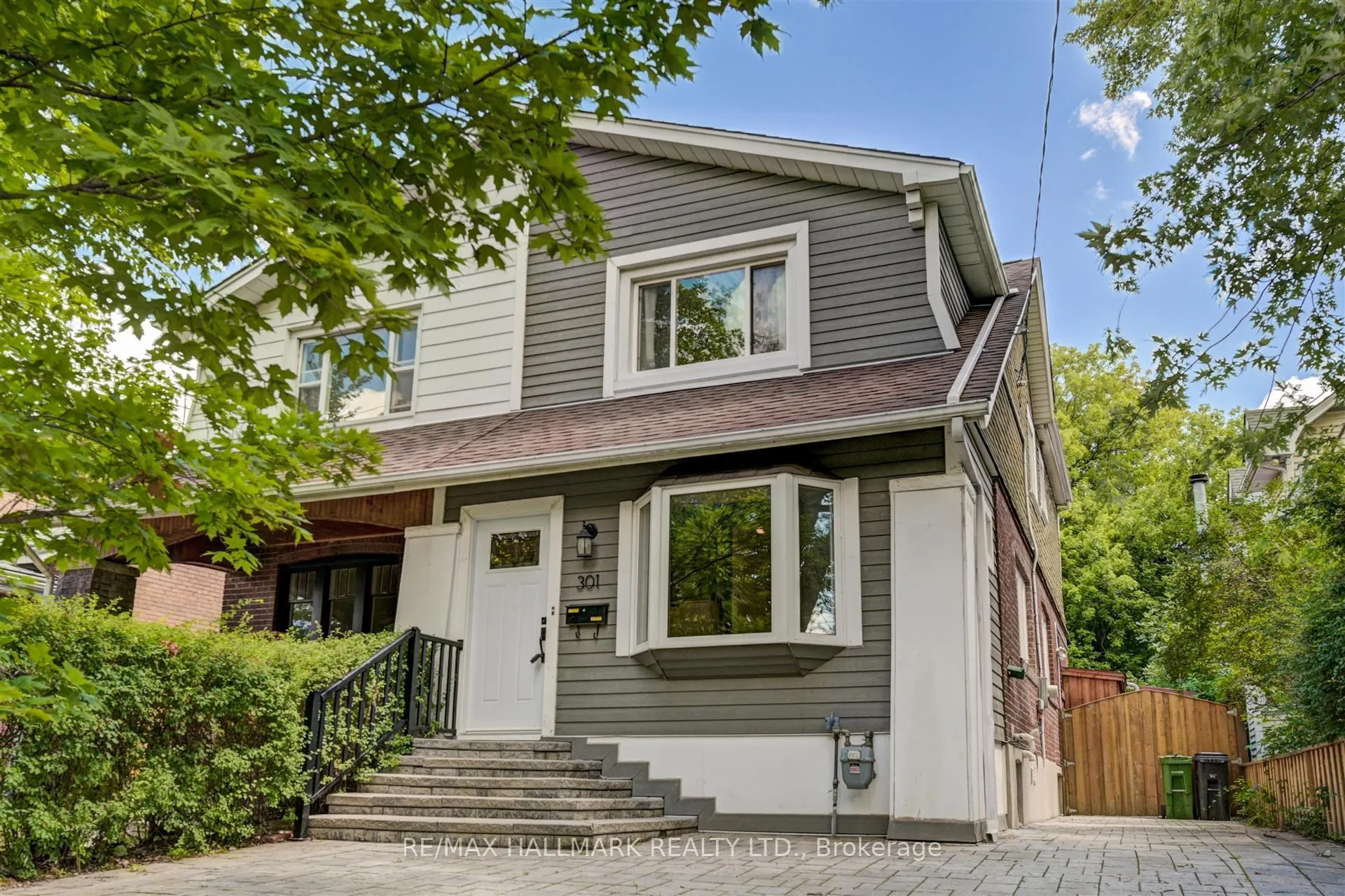 Photo 2 of 301 Silver Birch Avenue, Toronto, The Beaches — HOMEH