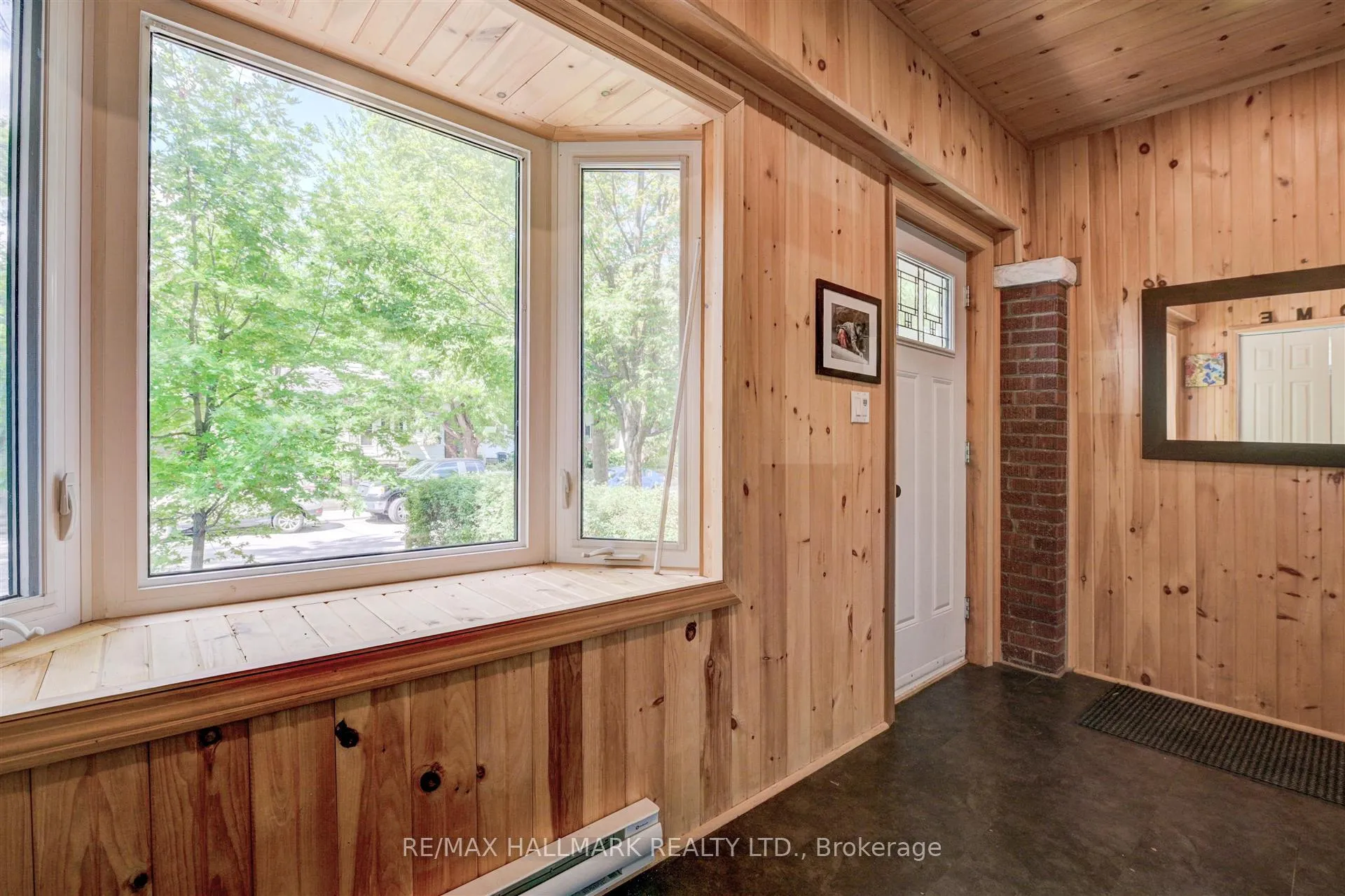 Photo 4 of 301 Silver Birch Avenue, Toronto, The Beaches — HOMEH
