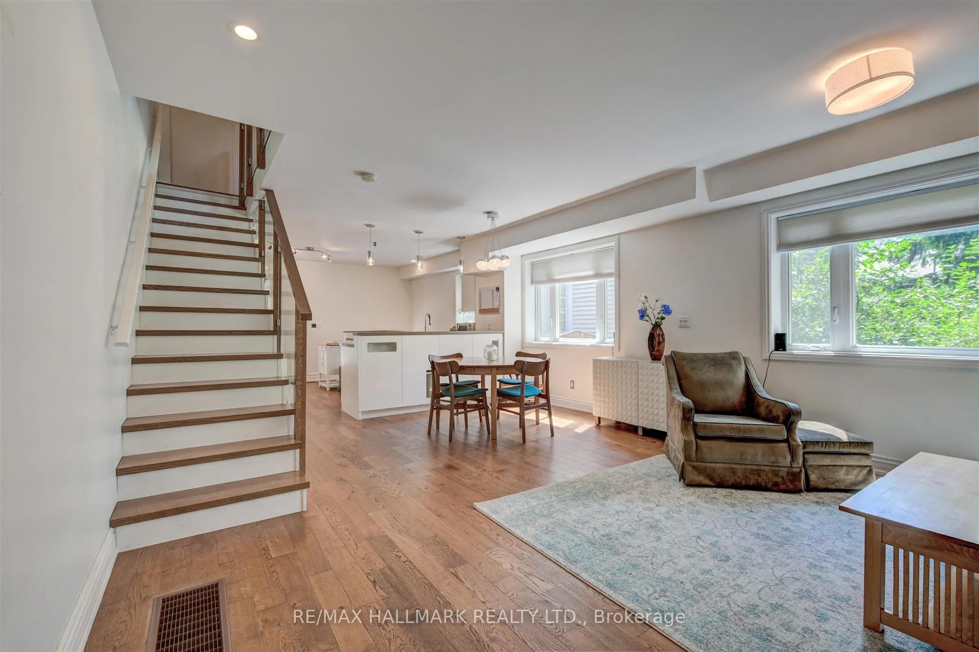 Photo 9 of 301 Silver Birch Avenue, Toronto, The Beaches — HOMEH