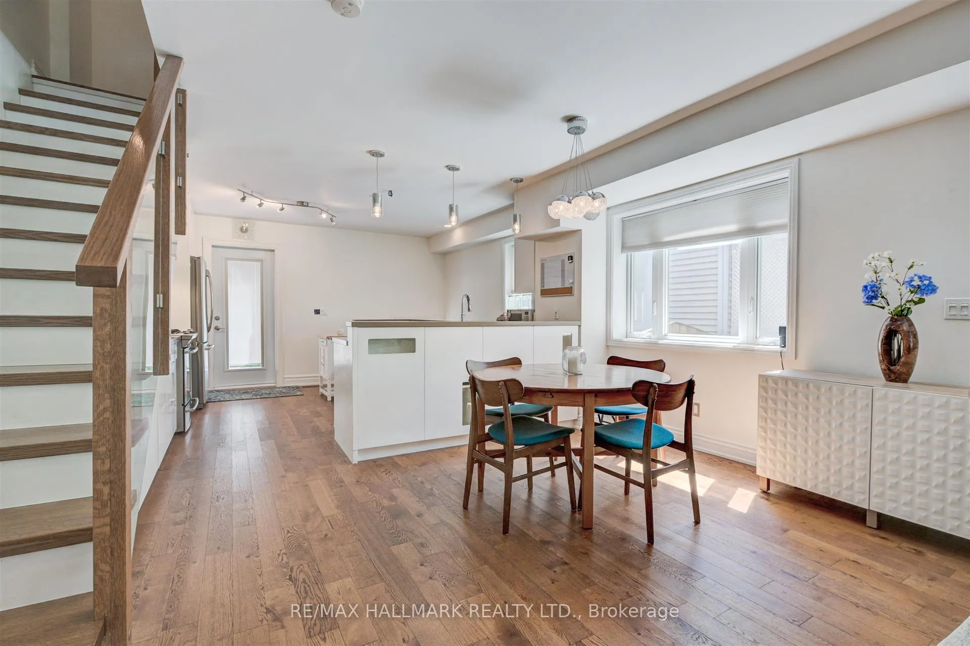 Photo 12 of 301 Silver Birch Avenue, Toronto, The Beaches — HOMEH