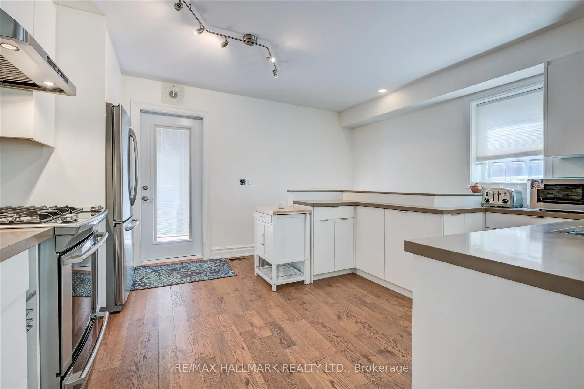 Photo 13 of 301 Silver Birch Avenue, Toronto, The Beaches — HOMEH