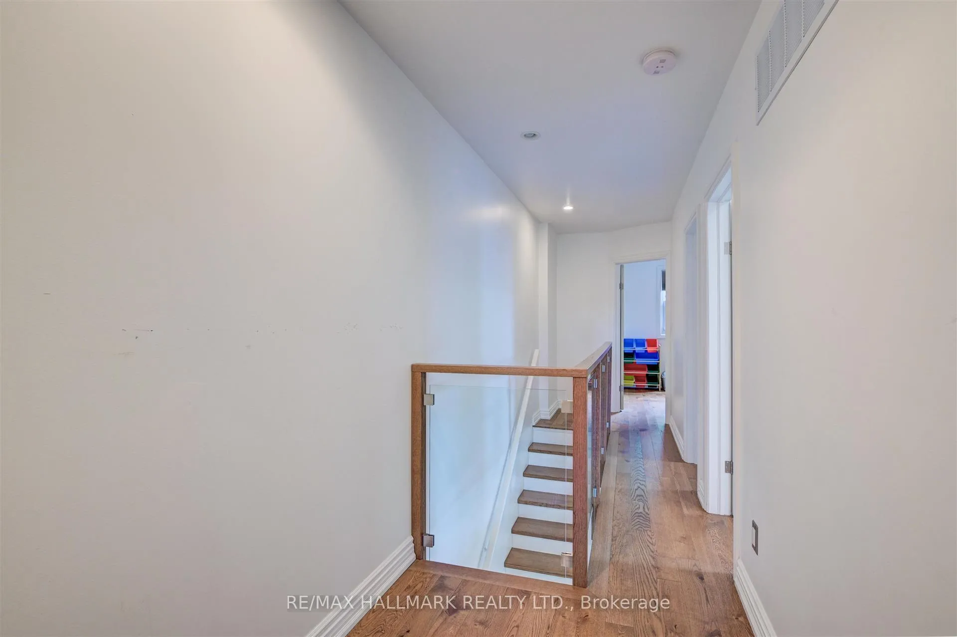 Photo 16 of 301 Silver Birch Avenue, Toronto, The Beaches — HOMEH