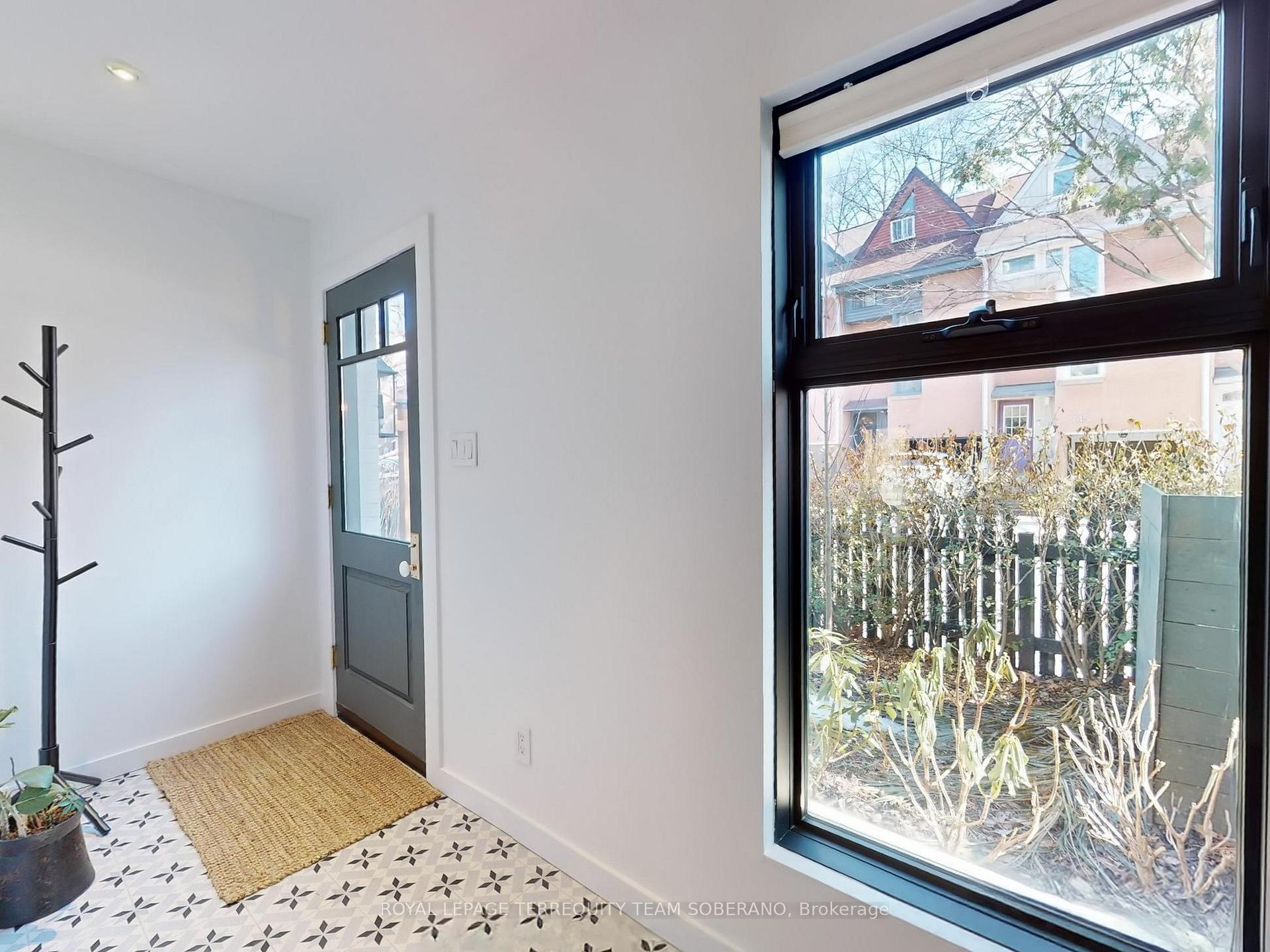 Photo 3 of 246 Ontario Street, Toronto, Moss Park — HOMEH