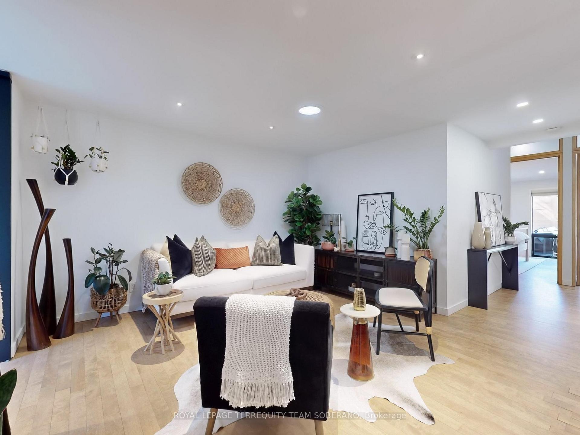 Photo 4 of 246 Ontario Street, Toronto, Moss Park — HOMEH