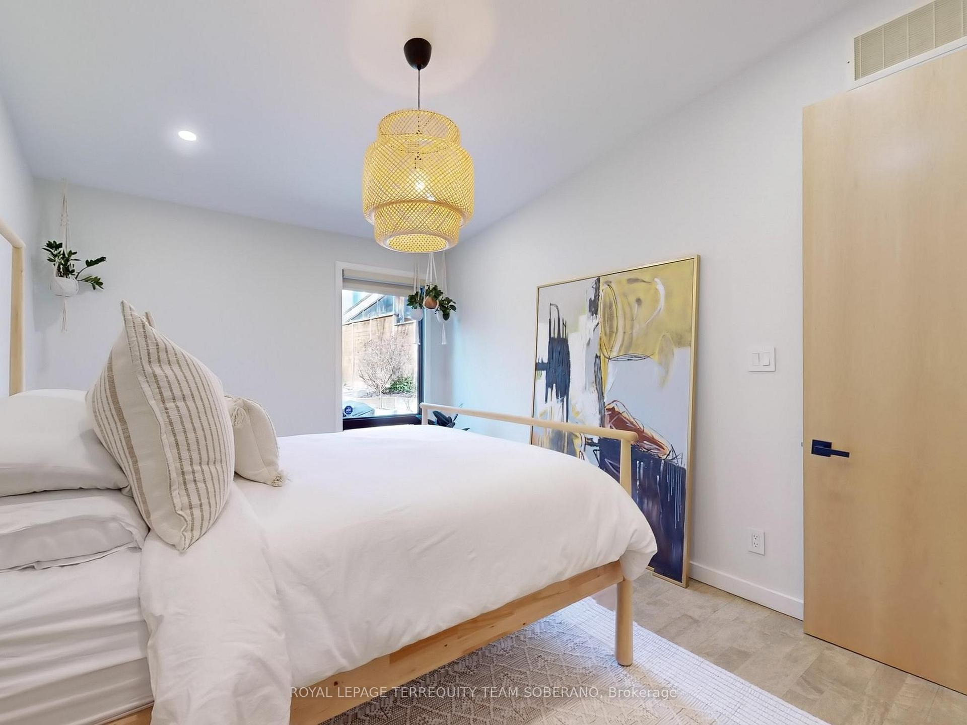 Photo 19 of 246 Ontario Street, Toronto, Moss Park — HOMEH