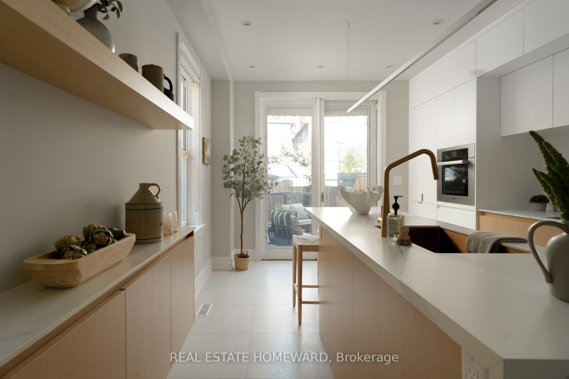 Photo 11 of 122 Simpson Avenue, Toronto, North Riverdale — HOMEH