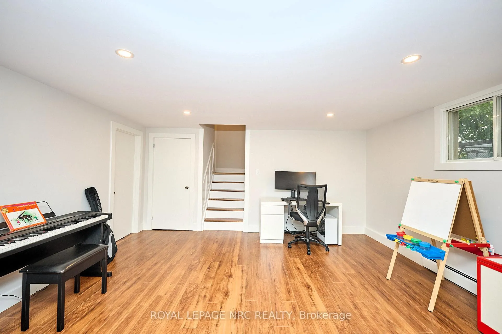 Photo 42 of 13 Damude Drive, Pelham, Fonthill — HOMEH
