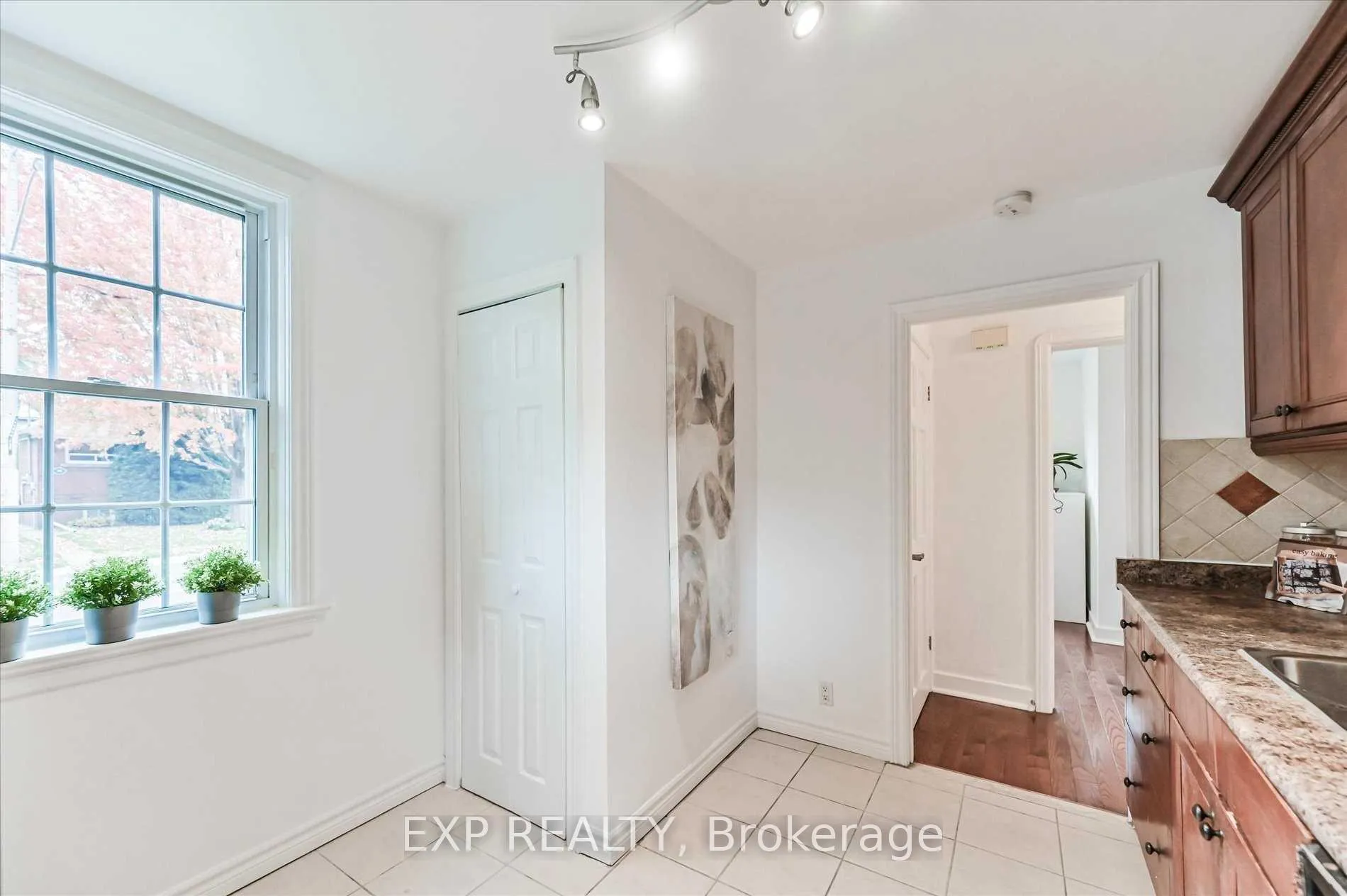 Photo 14 of 40 Plaxton(Upper Level) Drive, Toronto, O'Connor-Parkview — HOMEH