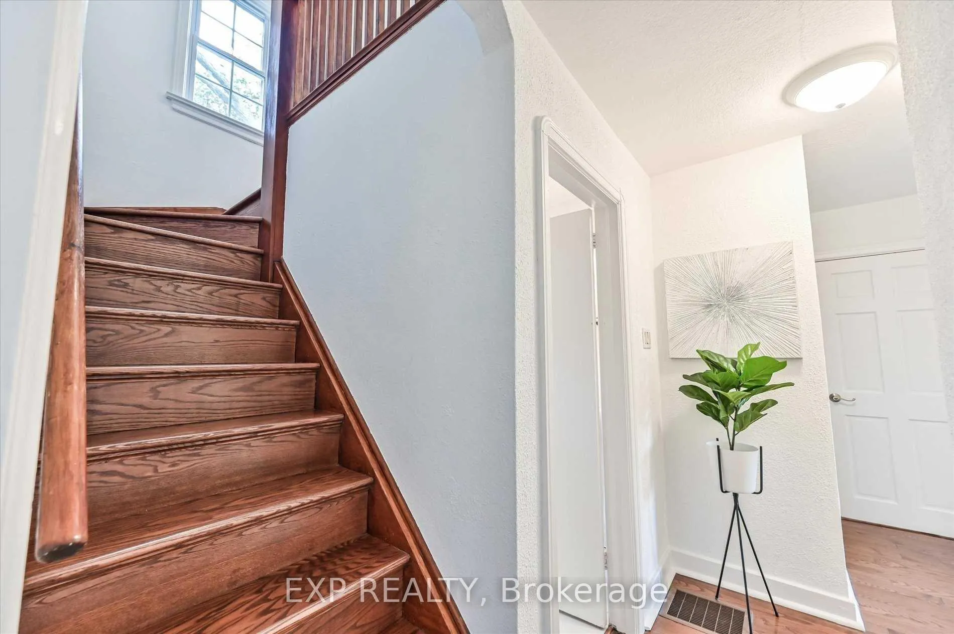 Photo 17 of 40 Plaxton(Upper Level) Drive, Toronto, O'Connor-Parkview — HOMEH