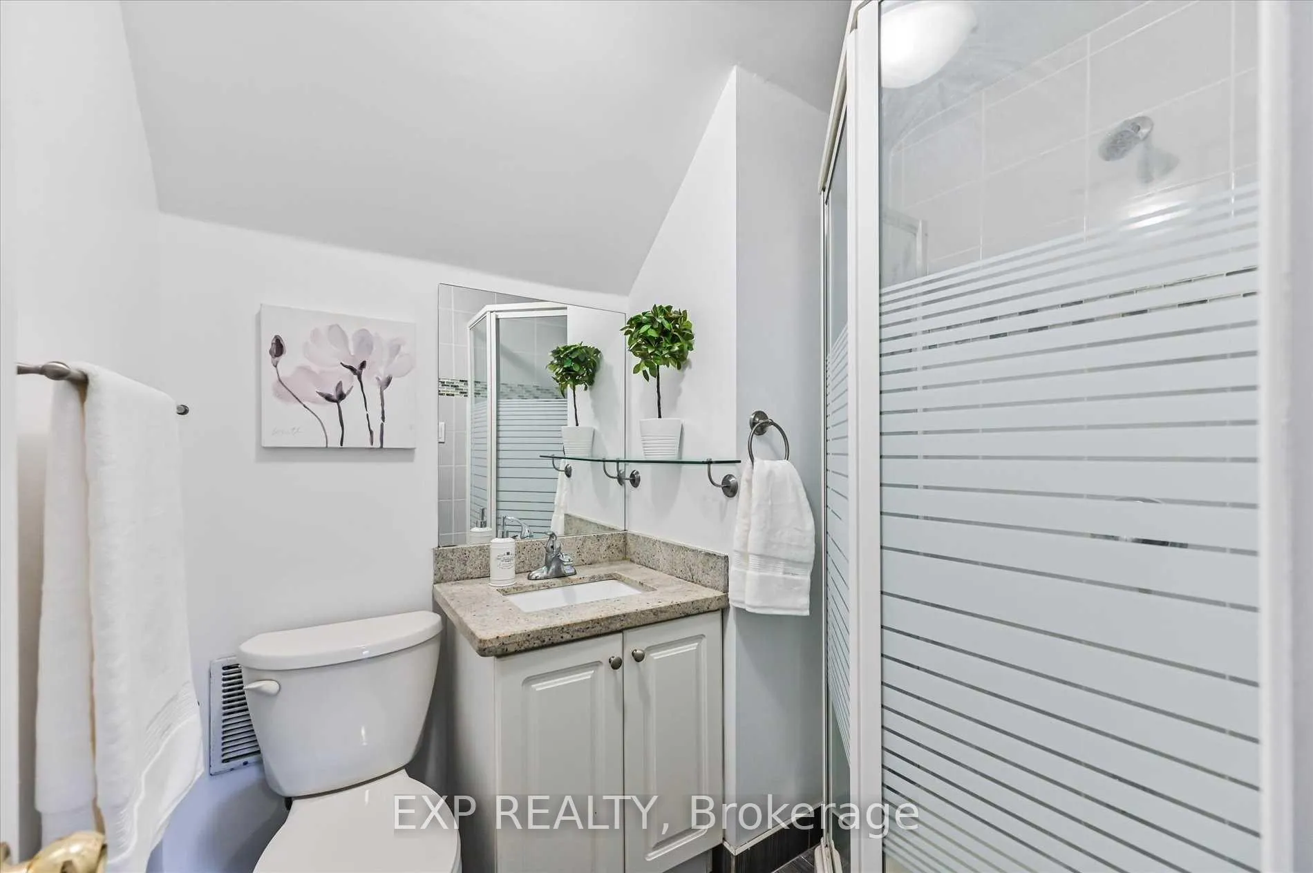 Photo 20 of 40 Plaxton(Upper Level) Drive, Toronto, O'Connor-Parkview — HOMEH