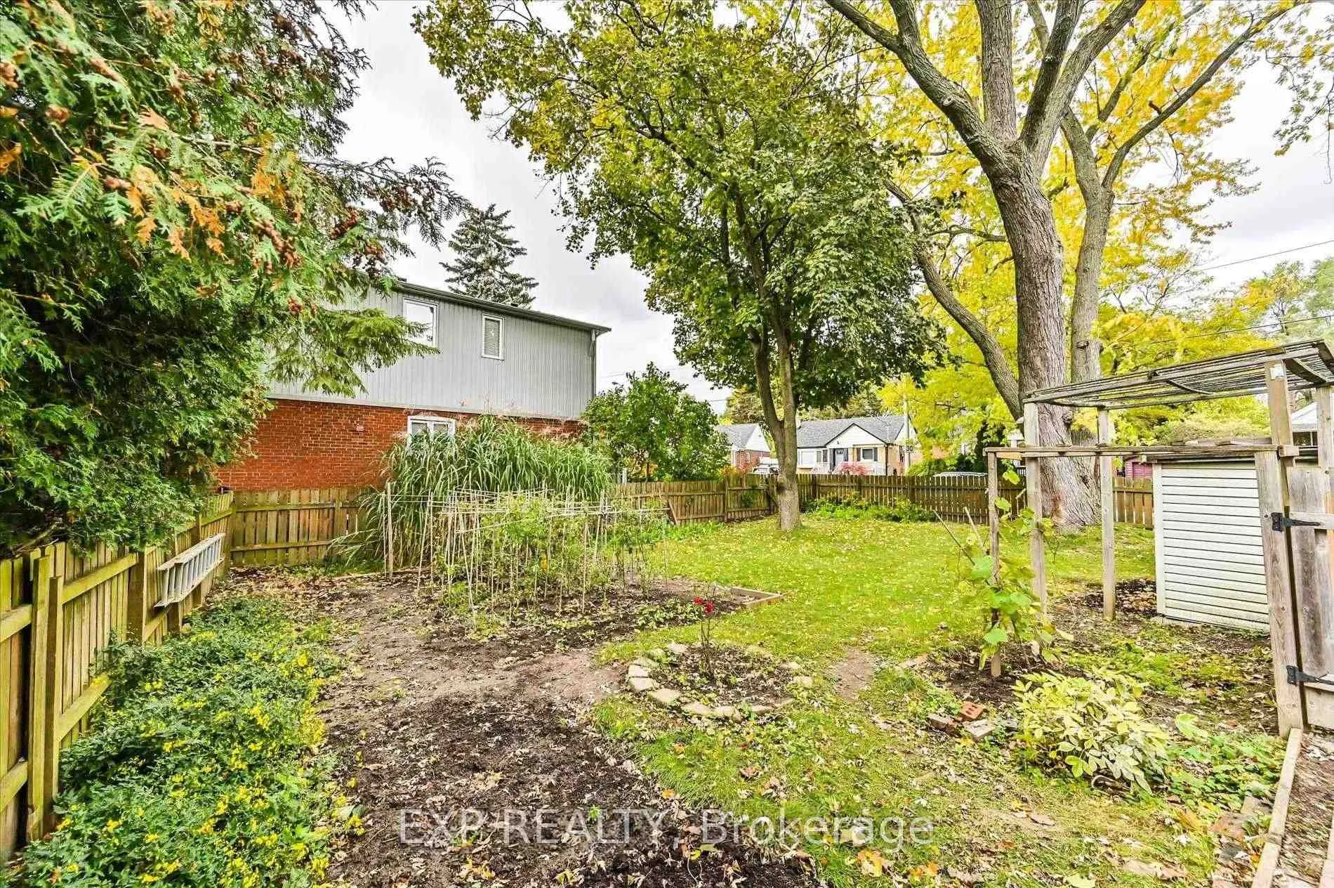 Photo 22 of 40 Plaxton(Upper Level) Drive, Toronto, O'Connor-Parkview — HOMEH