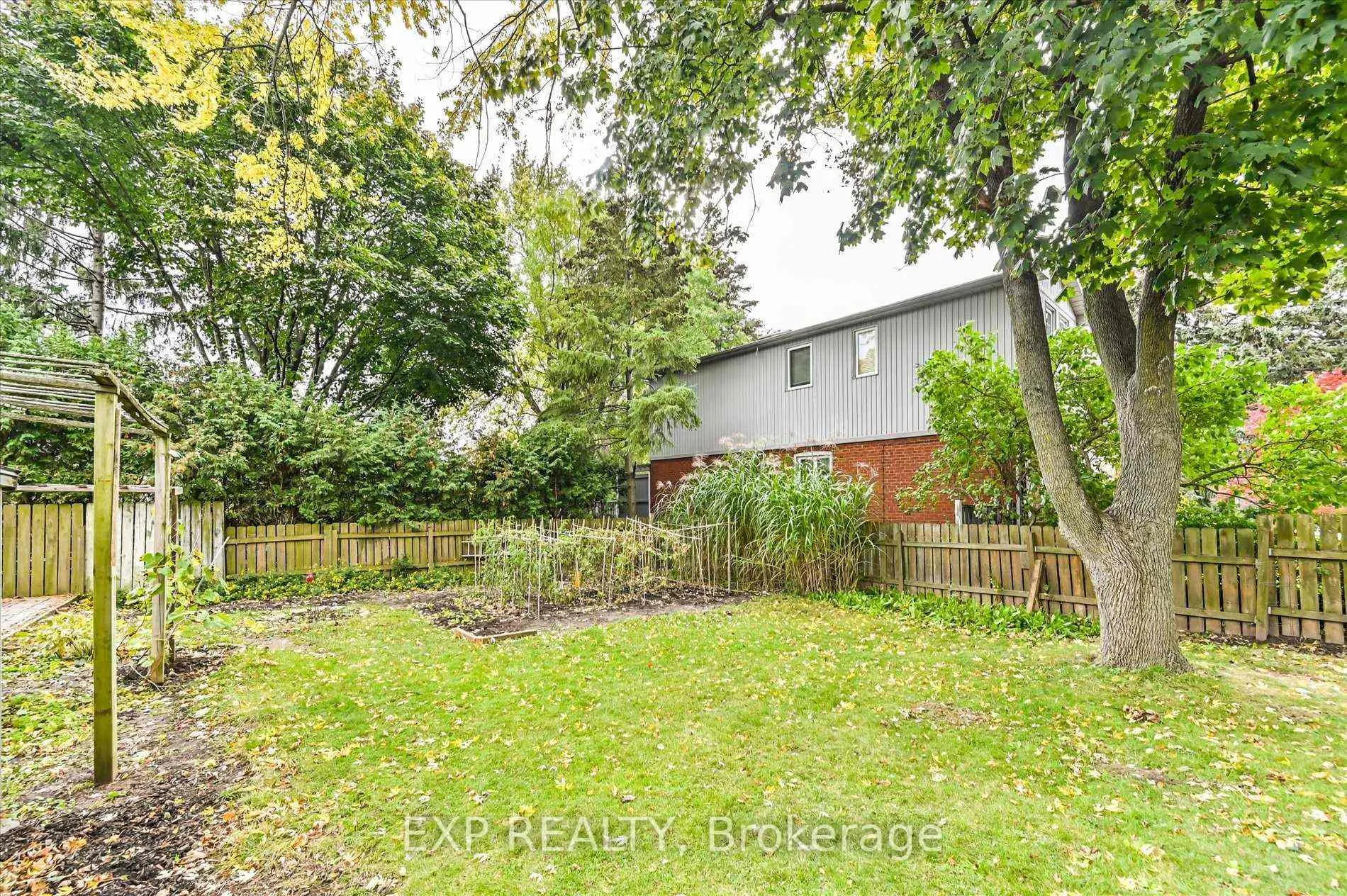 Photo 25 of 40 Plaxton(Upper Level) Drive, Toronto, O'Connor-Parkview — HOMEH