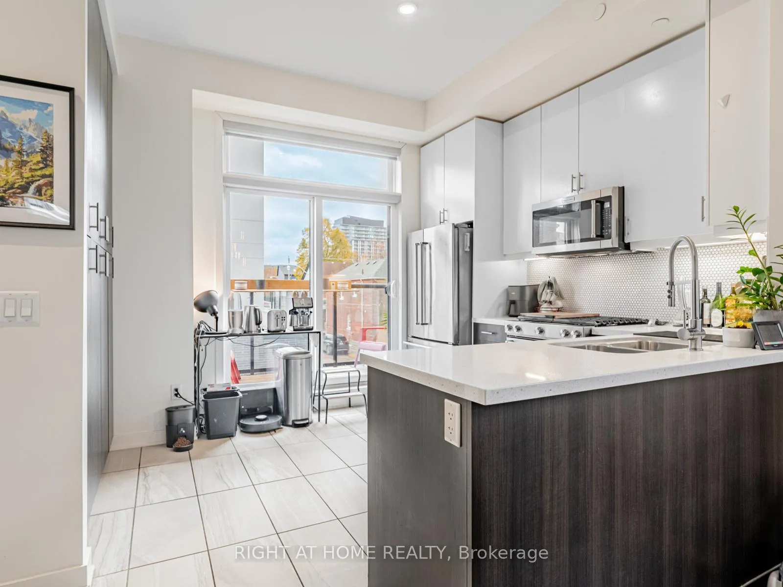 Photo 12 of 53 Sutton Avenue, Toronto, Regent Park — HOMEH