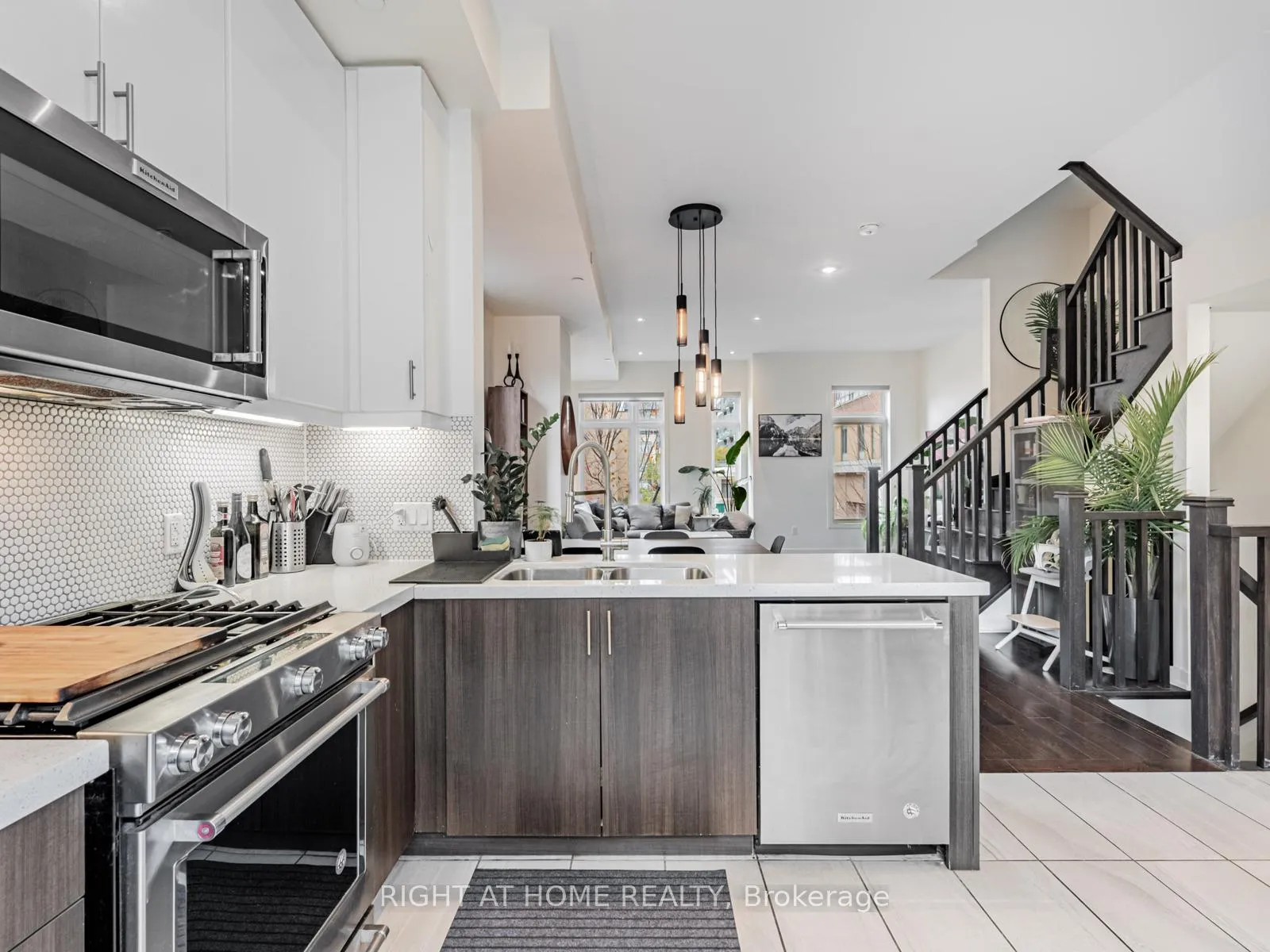 Photo 13 of 53 Sutton Avenue, Toronto, Regent Park — HOMEH