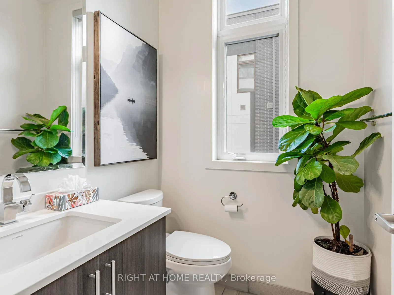 Photo 14 of 53 Sutton Avenue, Toronto, Regent Park — HOMEH