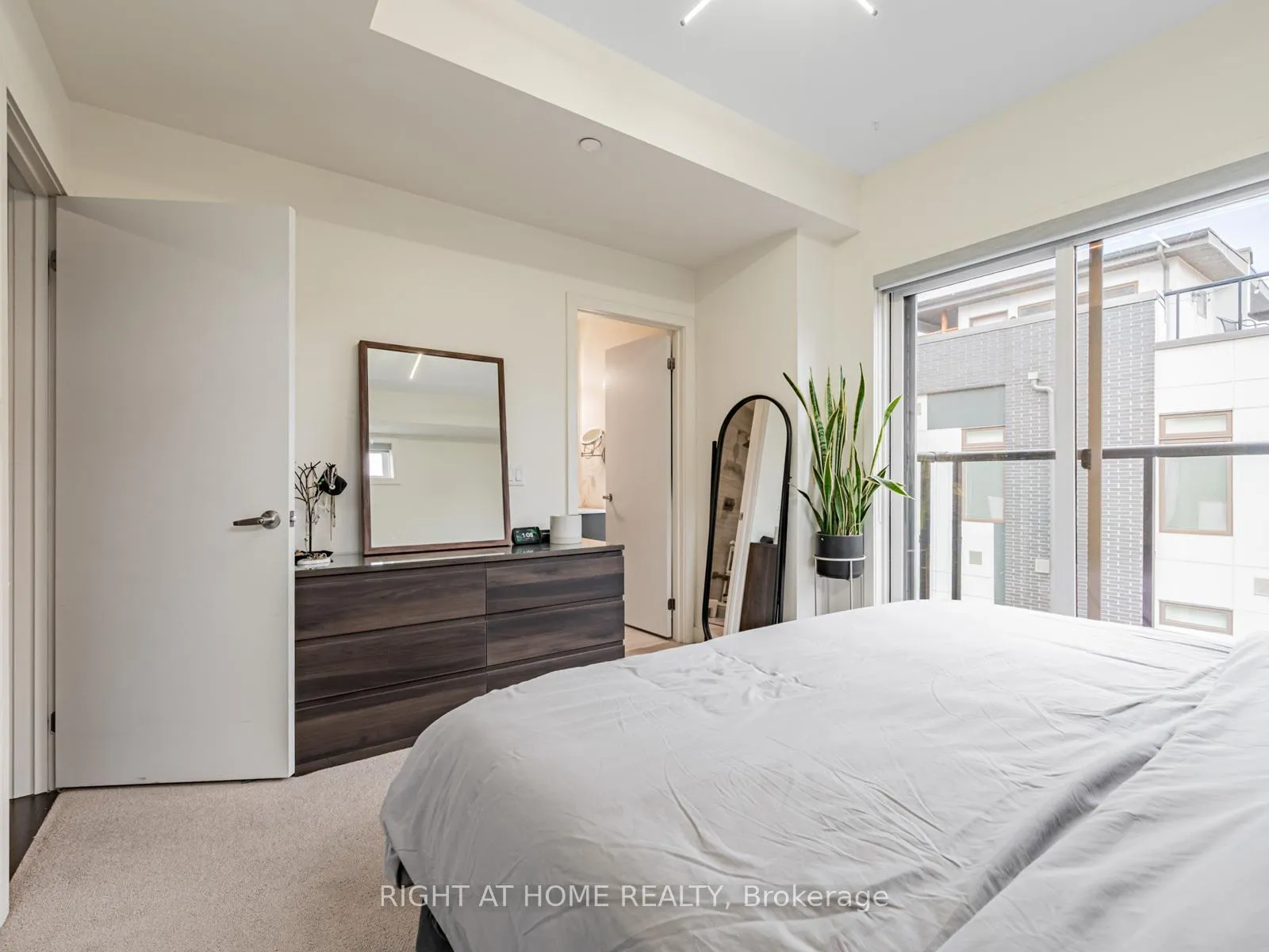 Photo 15 of 53 Sutton Avenue, Toronto, Regent Park — HOMEH