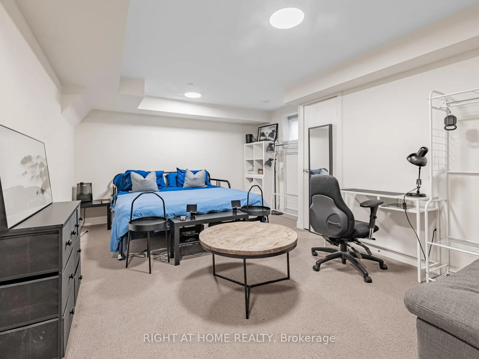 Photo 24 of 53 Sutton Avenue, Toronto, Regent Park — HOMEH