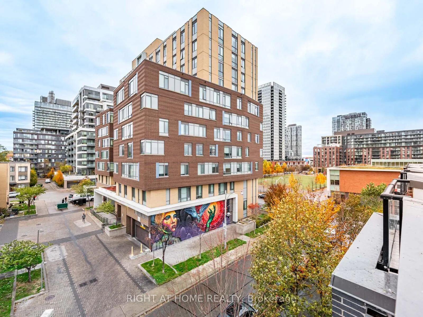 Photo 33 of 53 Sutton Avenue, Toronto, Regent Park — HOMEH