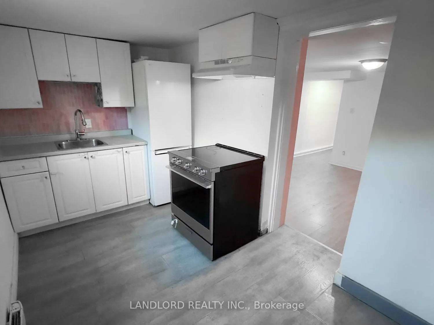 Photo 2 of Unit 5, 2469 Queen Street E, Toronto, The Beaches — HOMEH