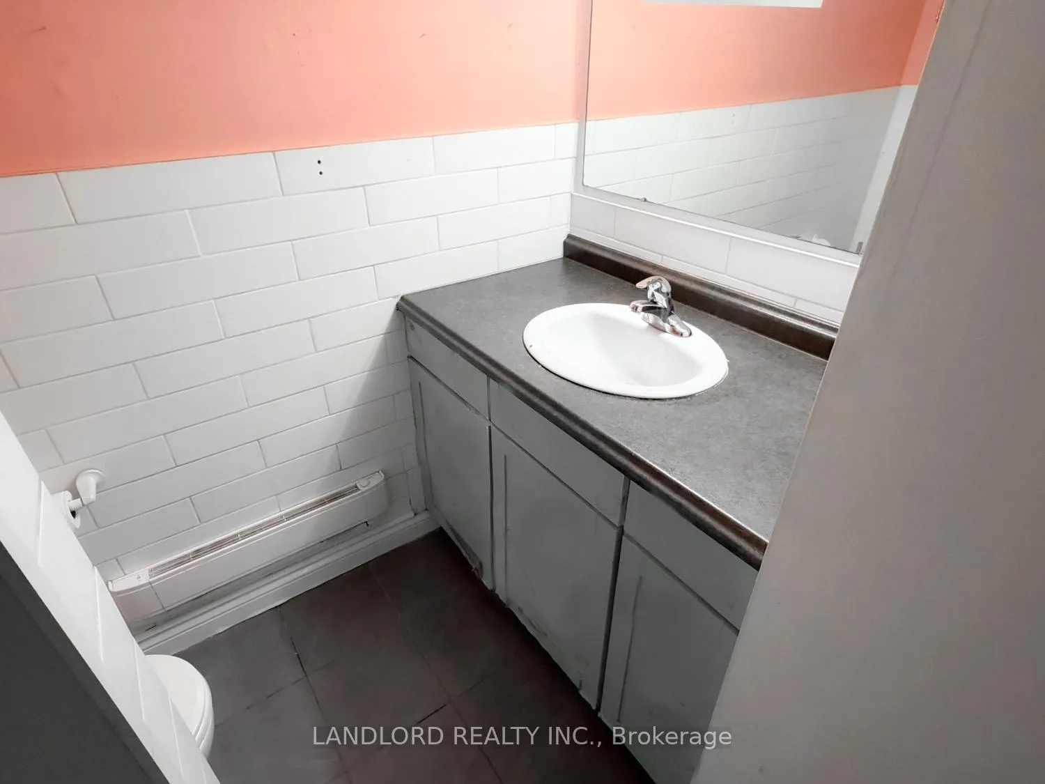 Photo 13 of Unit 5, 2469 Queen Street E, Toronto, The Beaches — HOMEH
