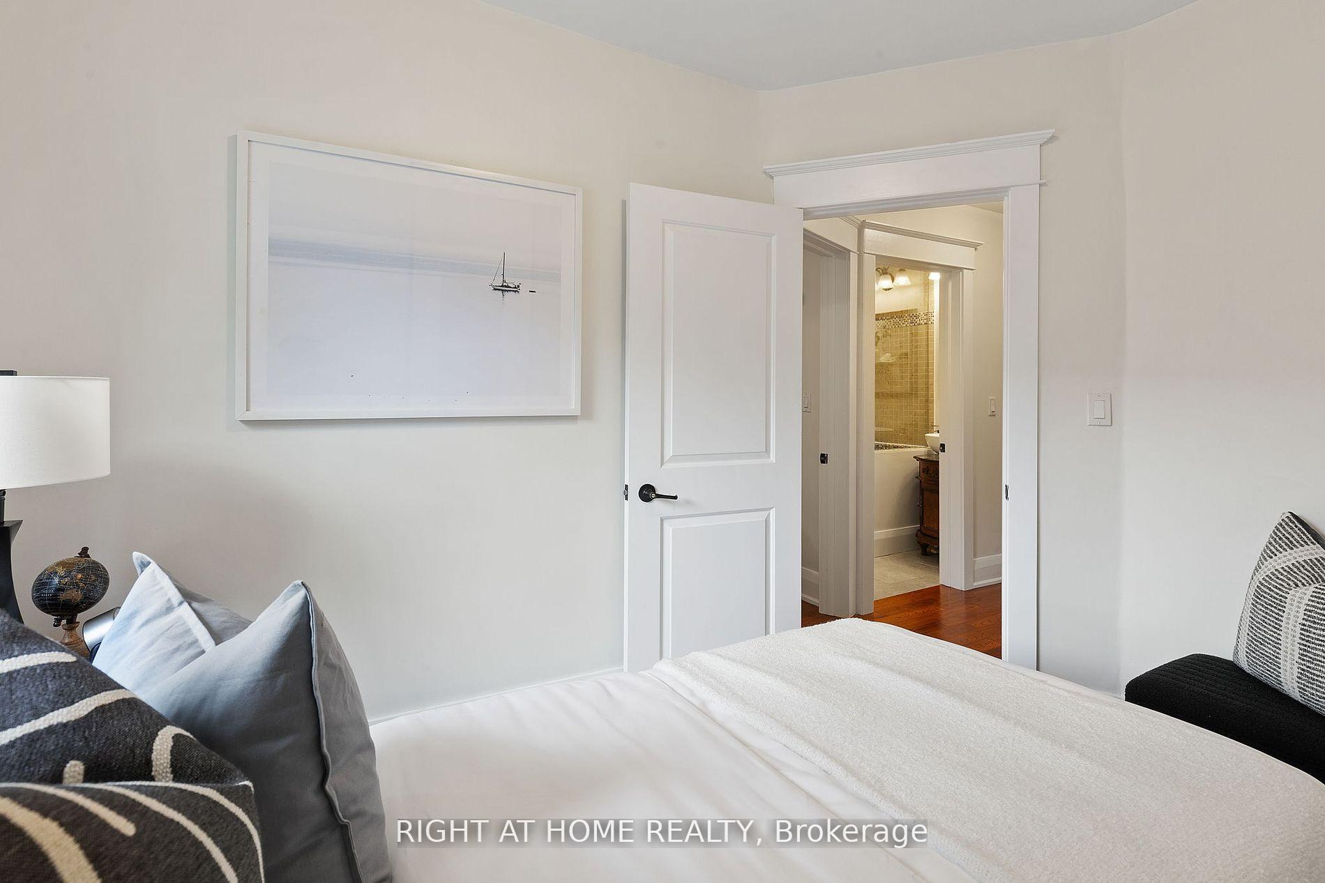 Photo 25 of 50 Iona Avenue, Toronto, East End-Danforth — HOMEH