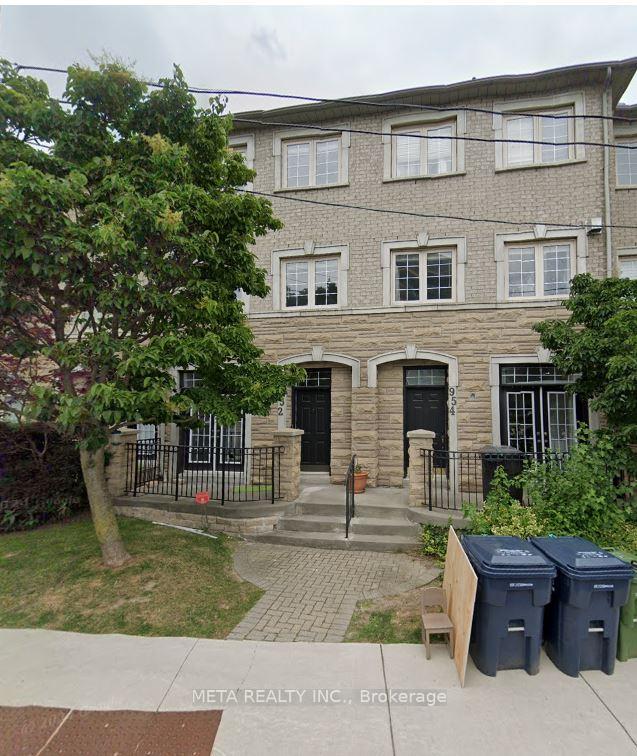 Photo 2 of 952 Millwood Road, Toronto, Leaside — HOMEH
