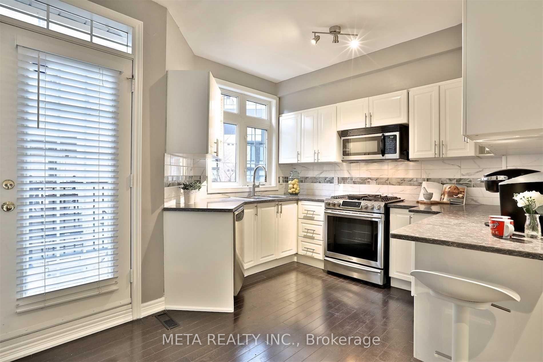 Photo 10 of 952 Millwood Road, Toronto, Leaside — HOMEH