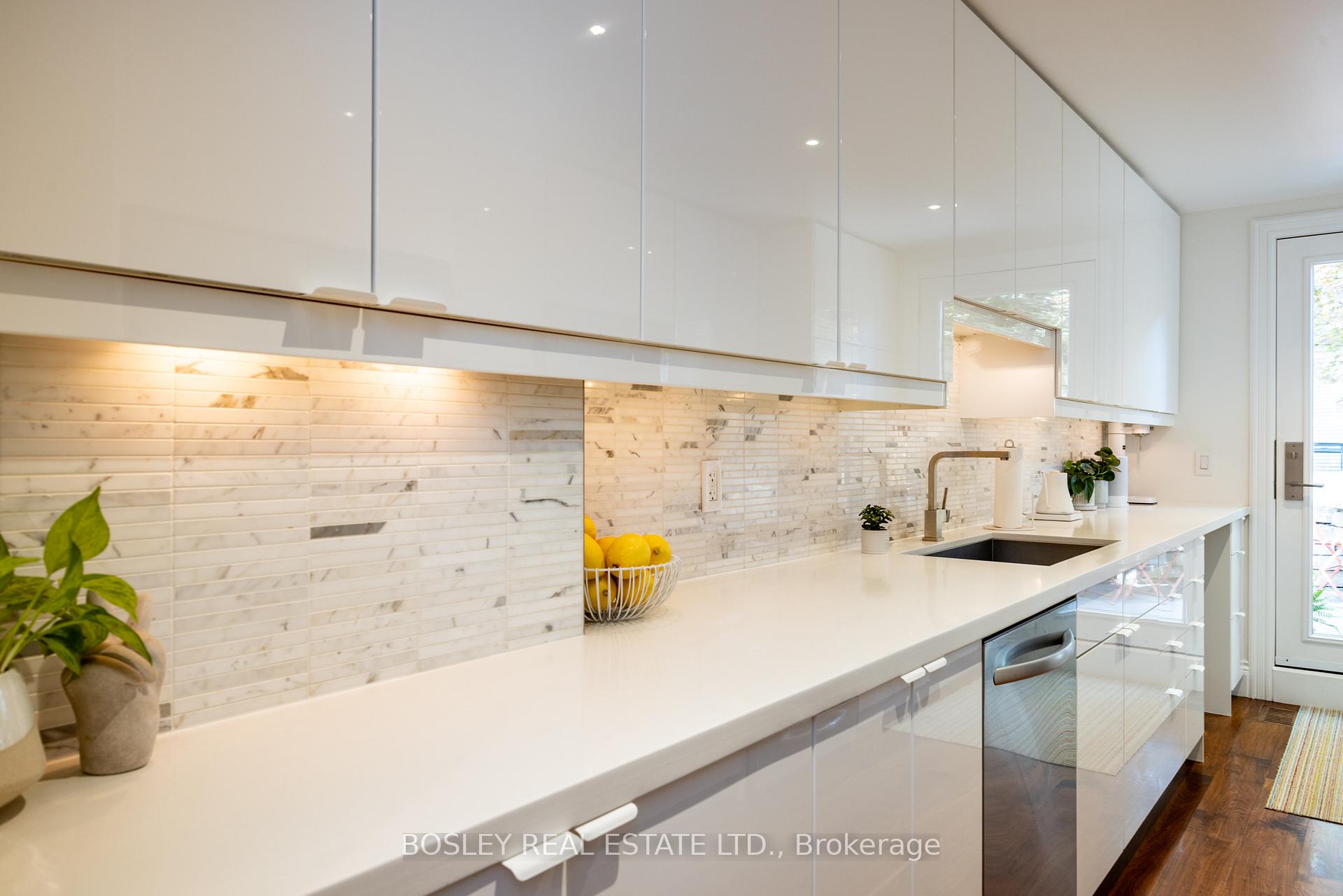 Photo 13 of 122 Spruce Street, Toronto, Cabbagetown-South St. James Town — HOMEH