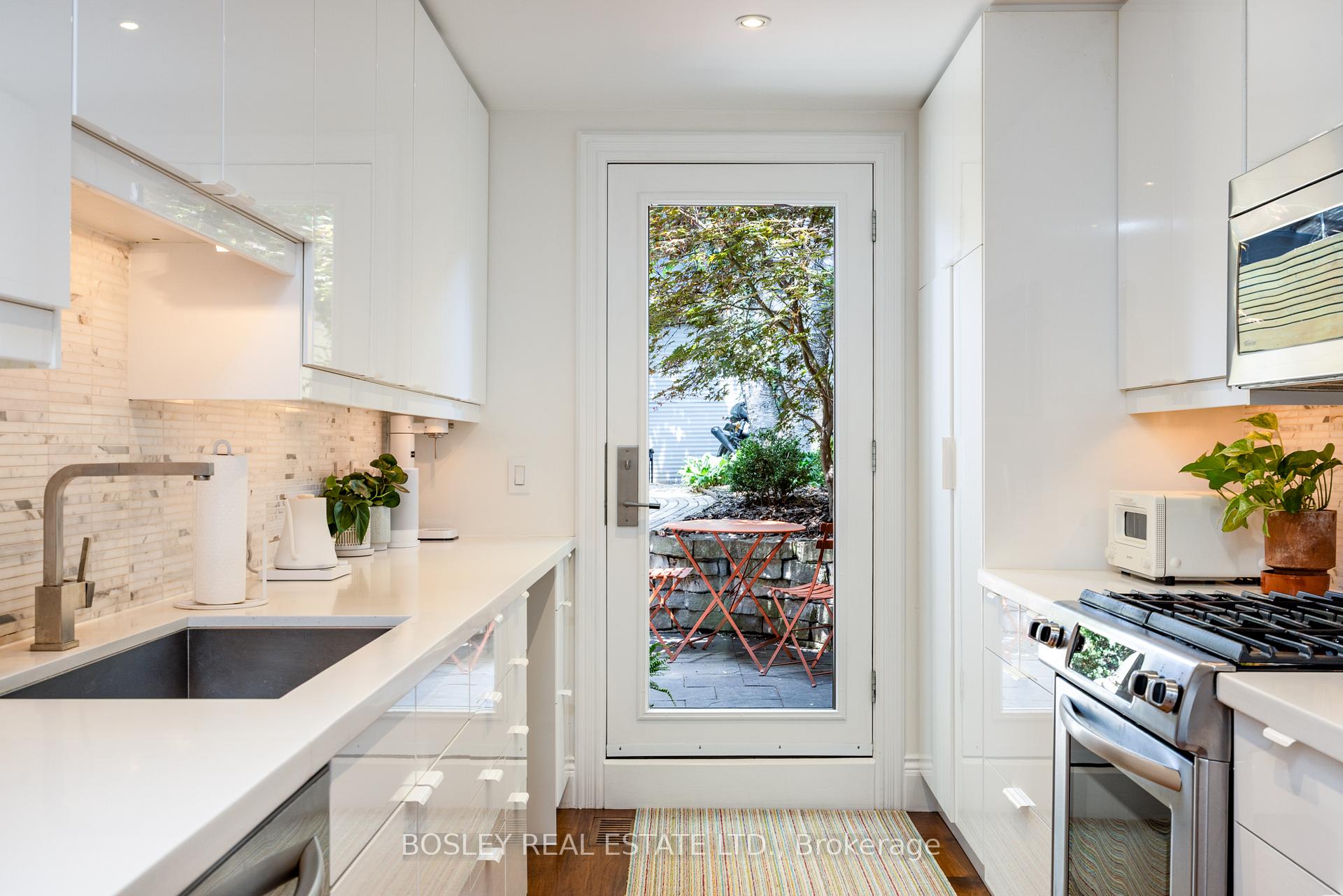 Photo 34 of 122 Spruce Street, Toronto, Cabbagetown-South St. James Town — HOMEH