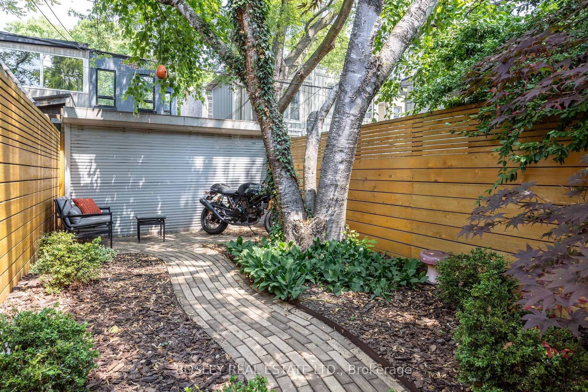 Photo 37 of 122 Spruce Street, Toronto, Cabbagetown-South St. James Town — HOMEH