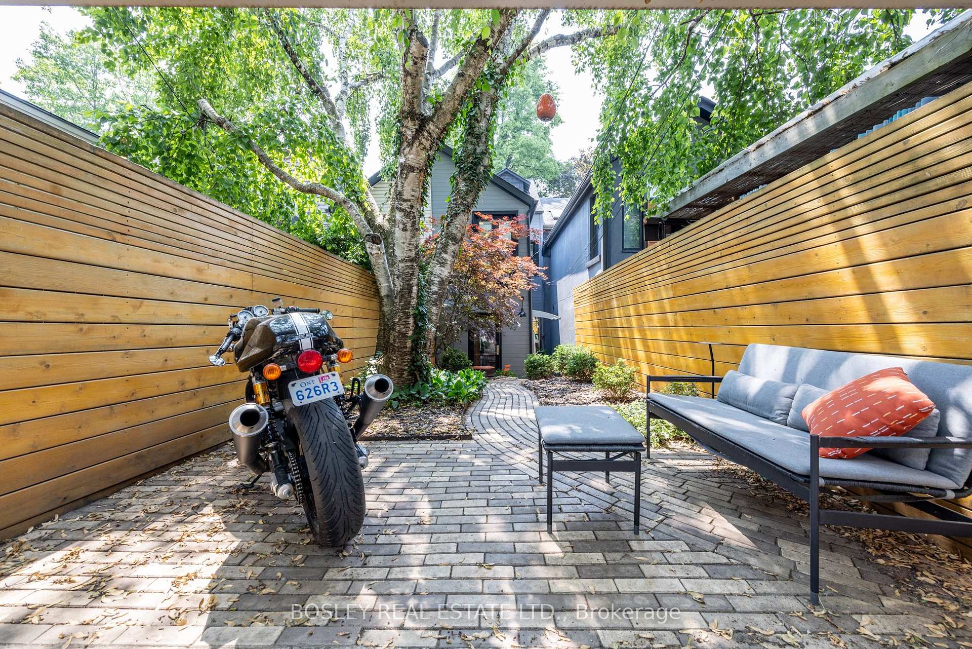 Photo 38 of 122 Spruce Street, Toronto, Cabbagetown-South St. James Town — HOMEH