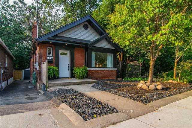 Photo 1 of Unit Upper, 827 Kingston Road, Toronto, The Beaches — HOMEH