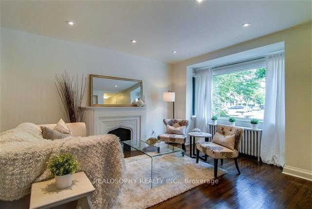 Photo 4 of Unit Upper, 827 Kingston Road, Toronto, The Beaches — HOMEH