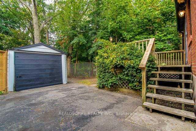 Photo 10 of Unit Upper, 827 Kingston Road, Toronto, The Beaches — HOMEH