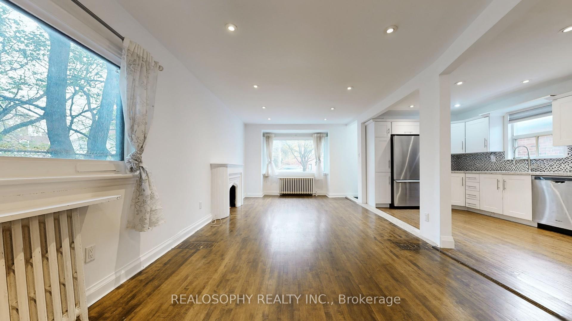 Photo 12 of Unit Upper, 827 Kingston Road, Toronto, The Beaches — HOMEH