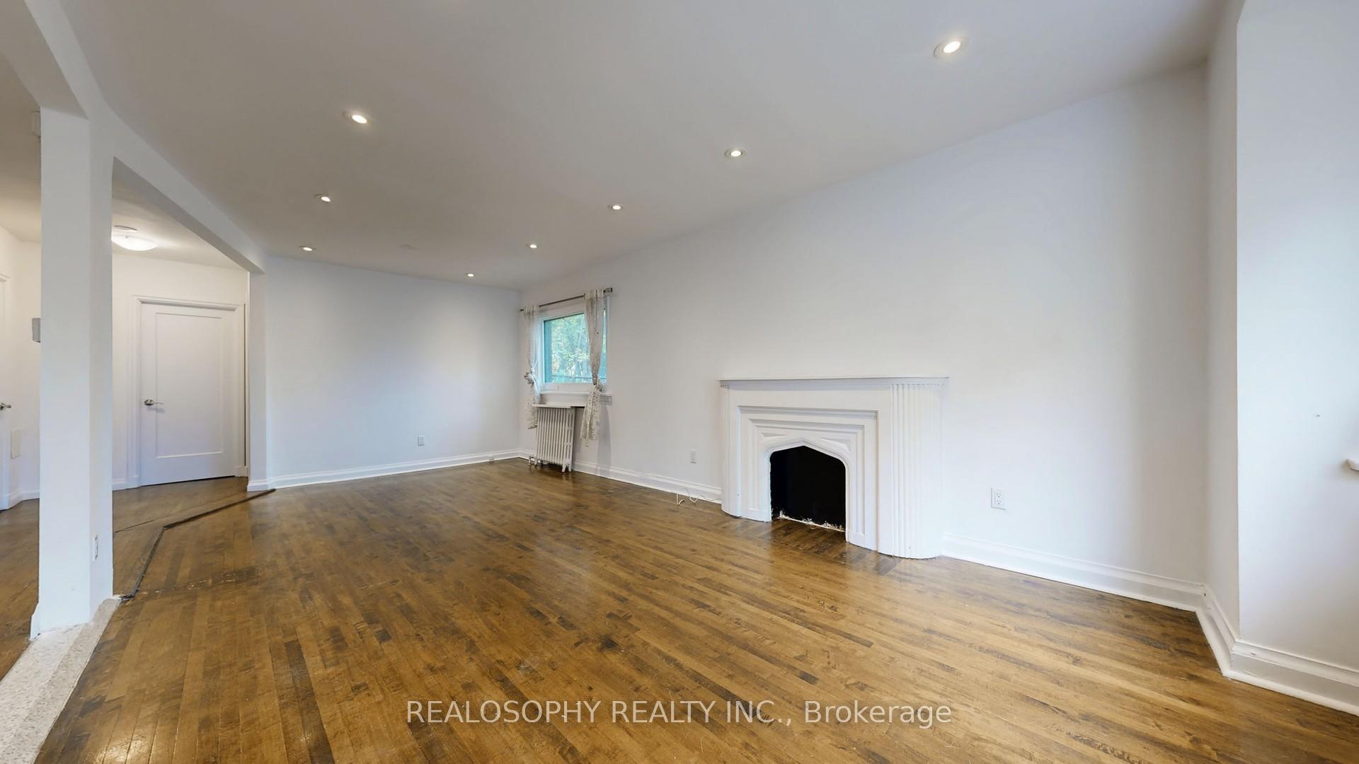 Photo 15 of Unit Upper, 827 Kingston Road, Toronto, The Beaches — HOMEH