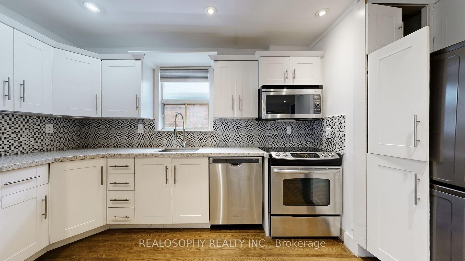 Photo 16 of Unit Upper, 827 Kingston Road, Toronto, The Beaches — HOMEH