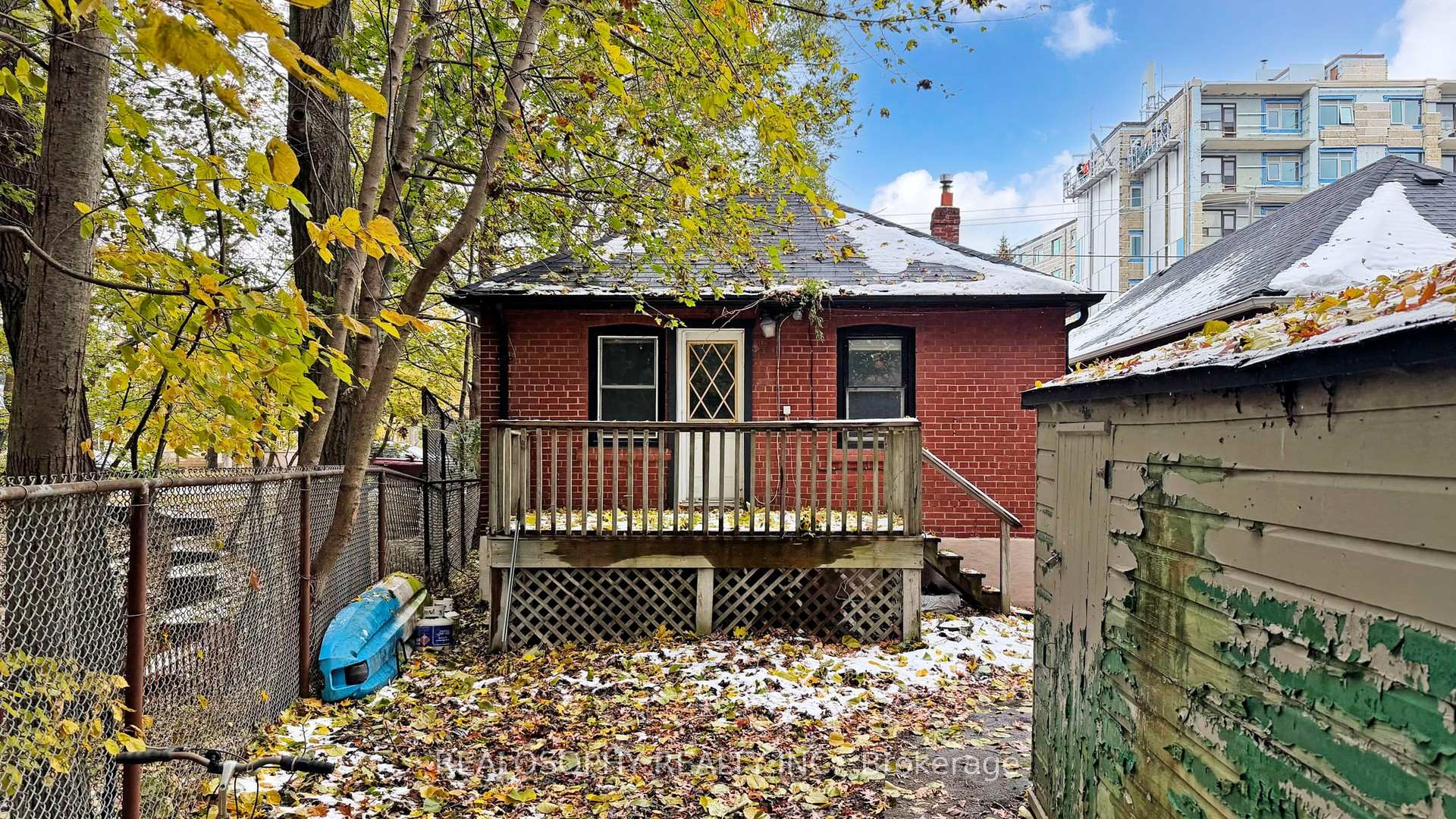 Photo 27 of Unit Upper, 827 Kingston Road, Toronto, The Beaches — HOMEH
