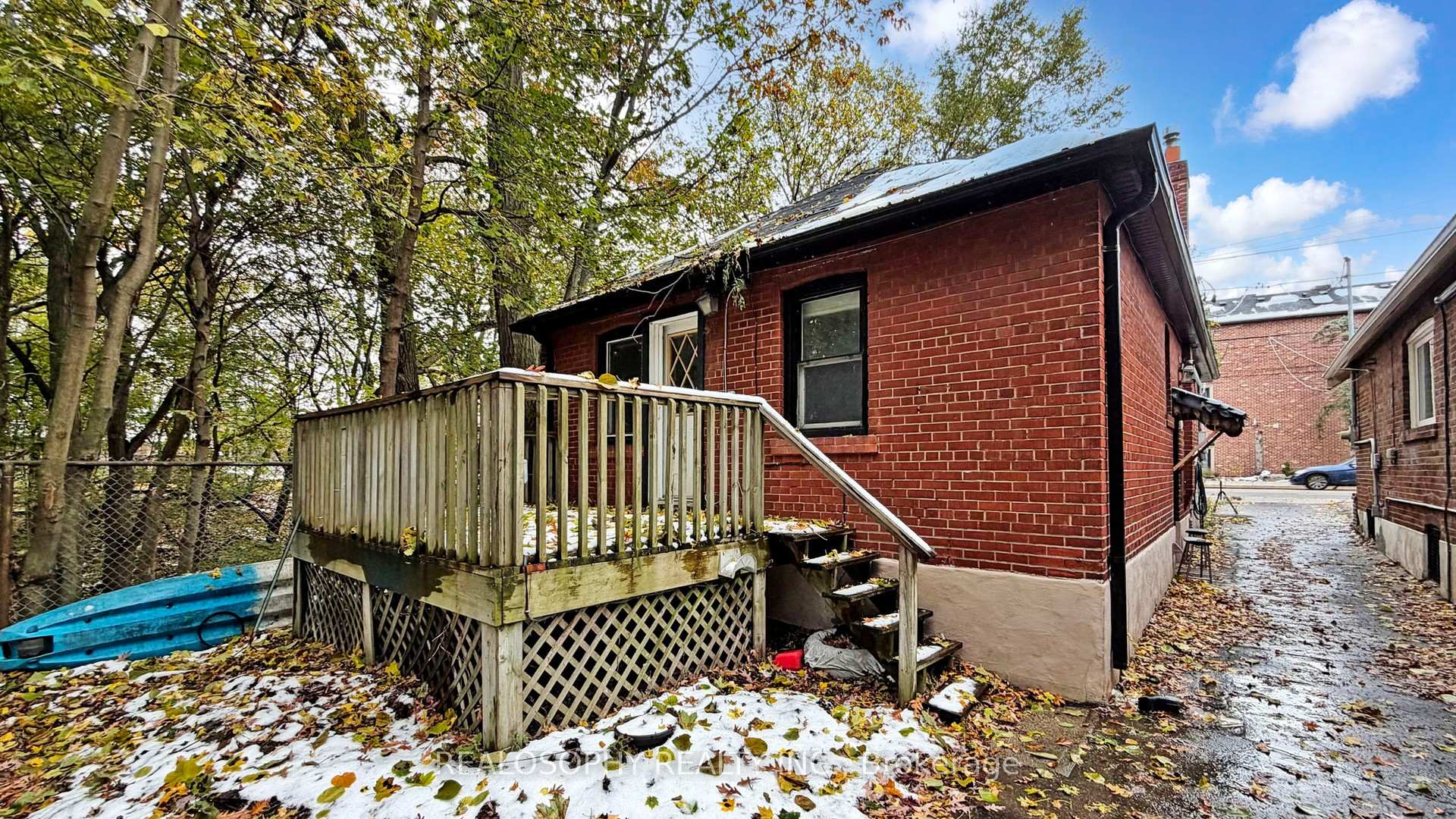 Photo 28 of Unit Upper, 827 Kingston Road, Toronto, The Beaches — HOMEH