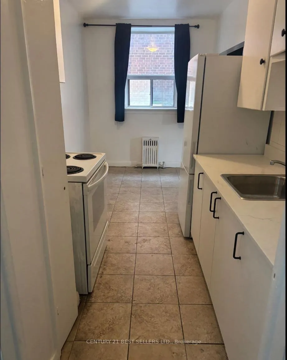 Photo 4 of Unit 204, 990 O'connor Drive, Toronto, O'Connor-Parkview — HOMEH