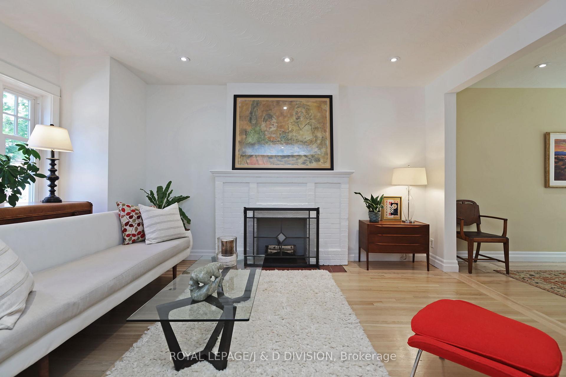 Photo 4 of 39 Tilson Road, Toronto, Mount Pleasant East — HOMEH