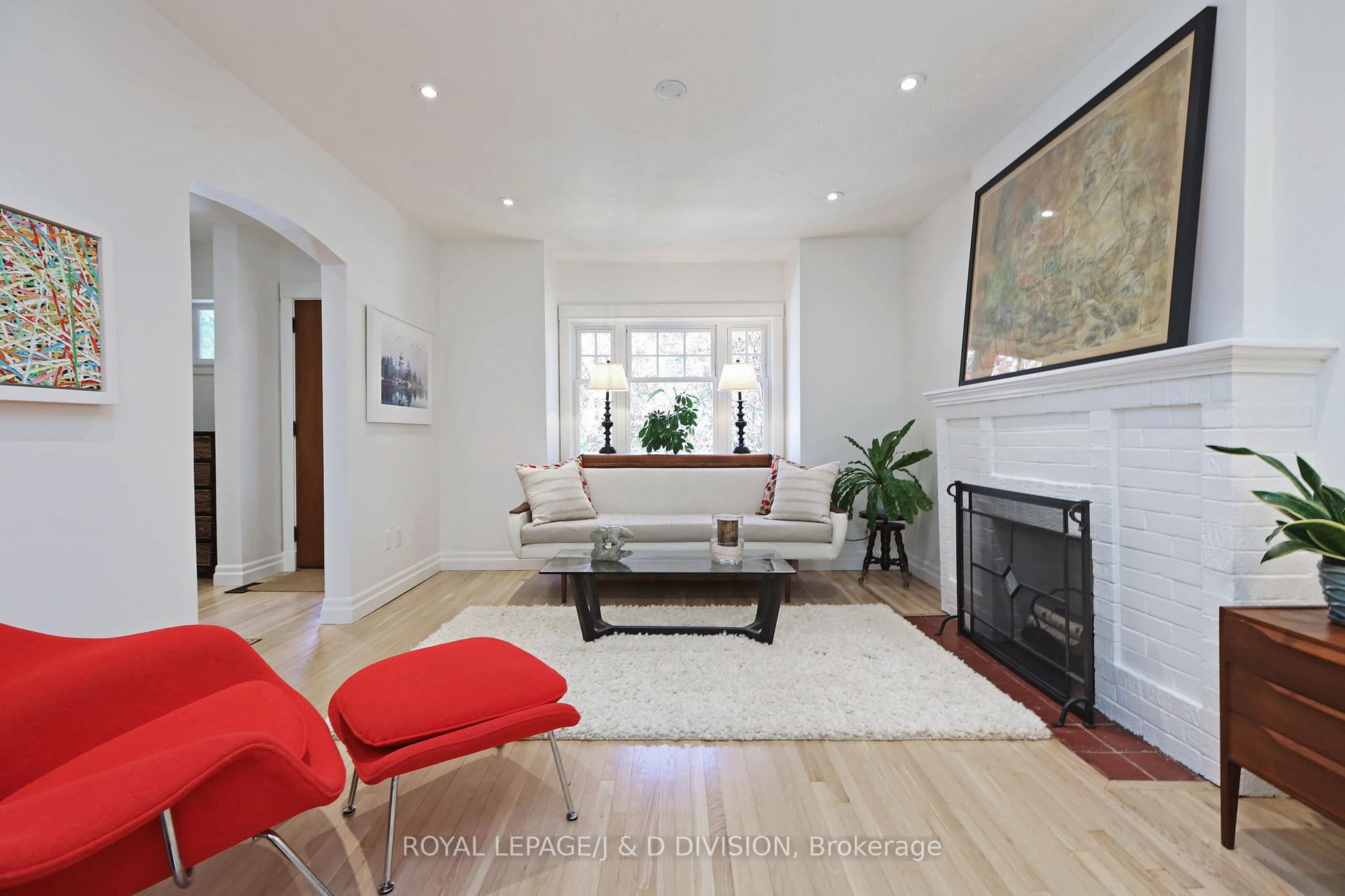 Photo 5 of 39 Tilson Road, Toronto, Mount Pleasant East — HOMEH
