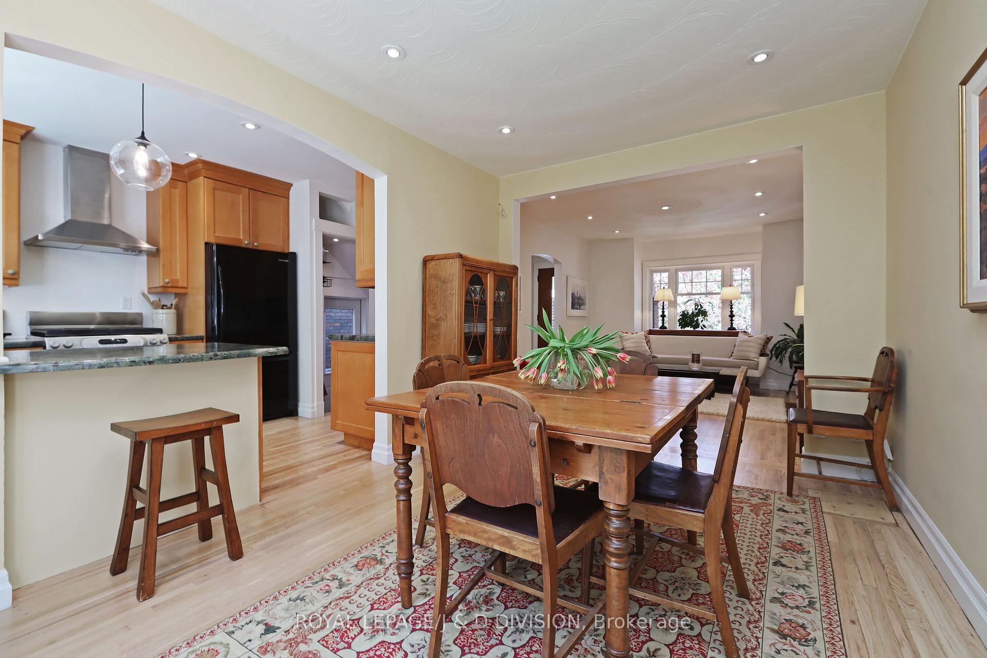 Photo 8 of 39 Tilson Road, Toronto, Mount Pleasant East — HOMEH