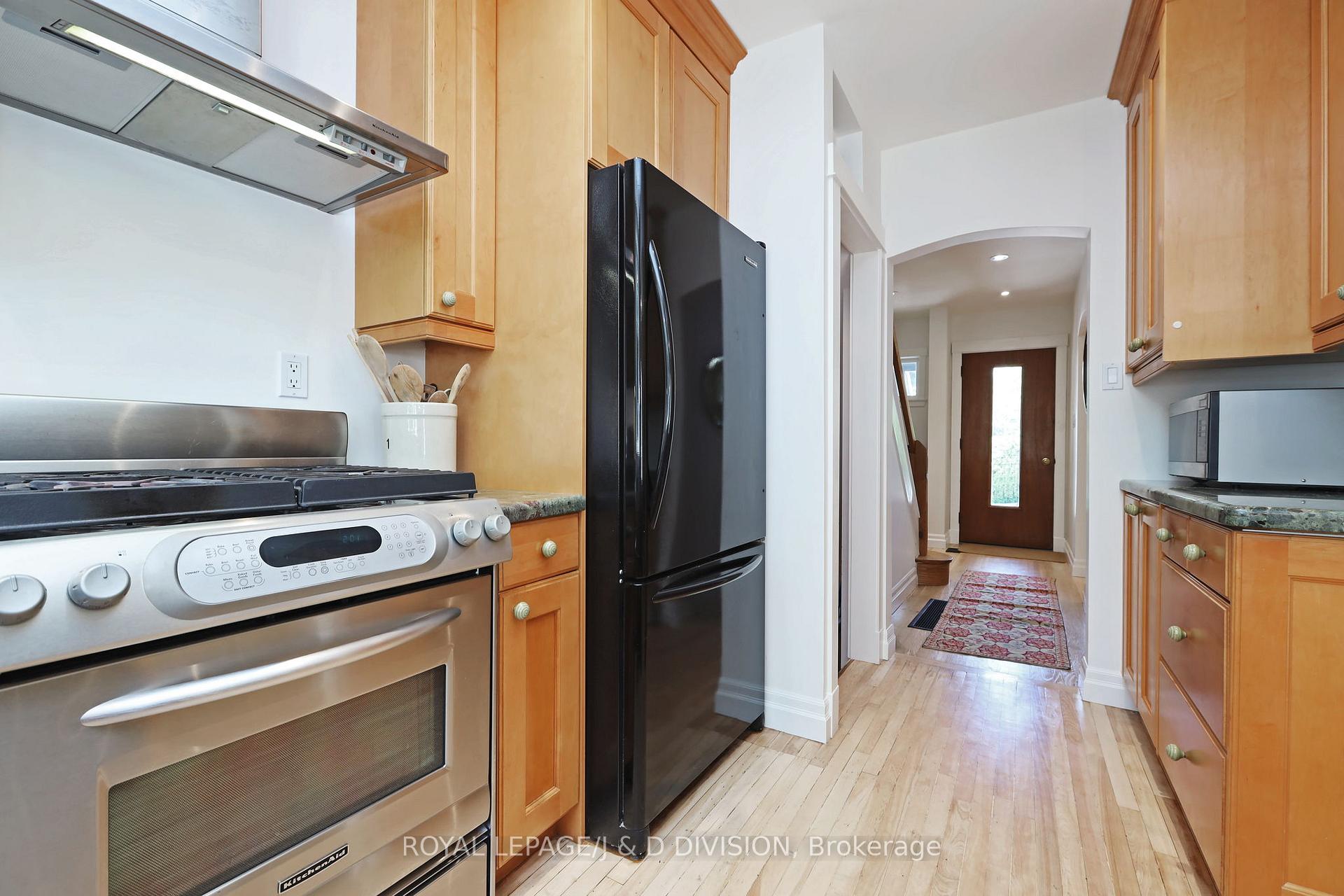 Photo 11 of 39 Tilson Road, Toronto, Mount Pleasant East — HOMEH