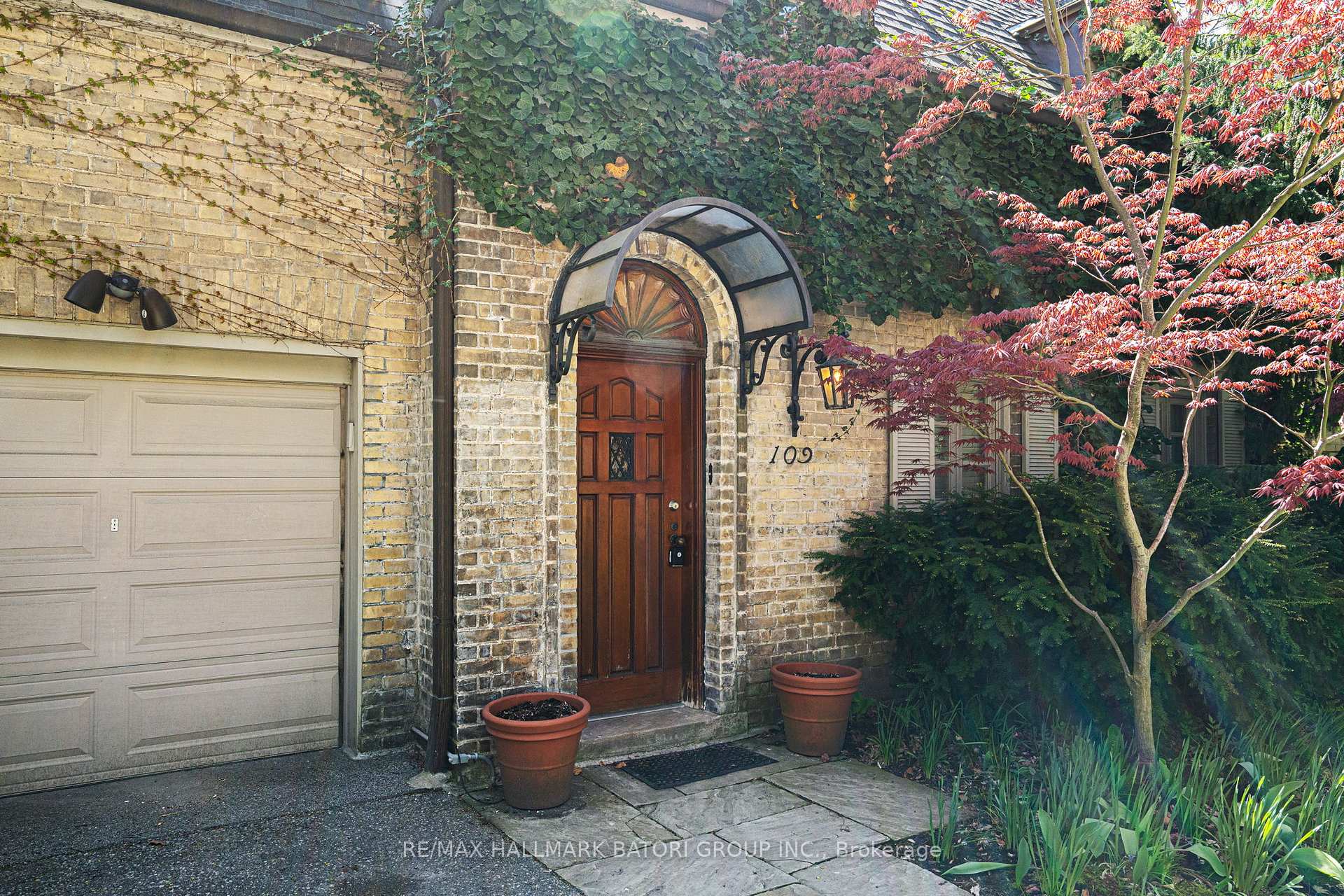 Photo 2 of 109 Park Road, Toronto, Rosedale-Moore Park — HOMEH